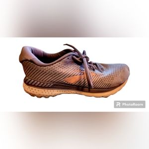 Brooks Women's Adrenaline GTS 20 Running Shoes SIZE 10